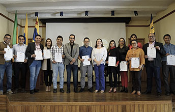 Docentes y Administrativos UNIMAYOR Preparados Para Proyectos UEES.