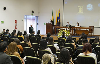 De nuevo ceremonias de grado presenciales en UNIMAYOR.
