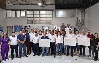Conductores de Transpubenza capacitados por UNIMAYOR en Atención al Cliente.