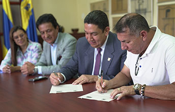 Trabajo articulado entre UNIMAYOR y Transpubenza para proyectos académicos.