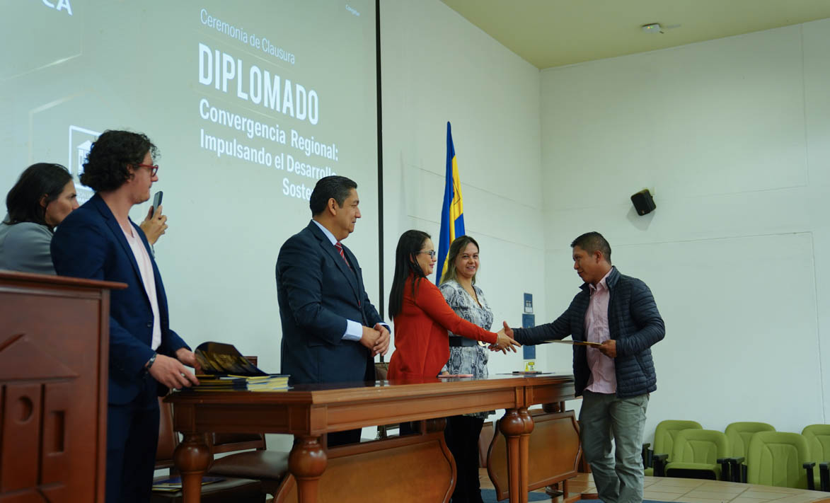 Cierre Diplomado Convergencia Regional 01