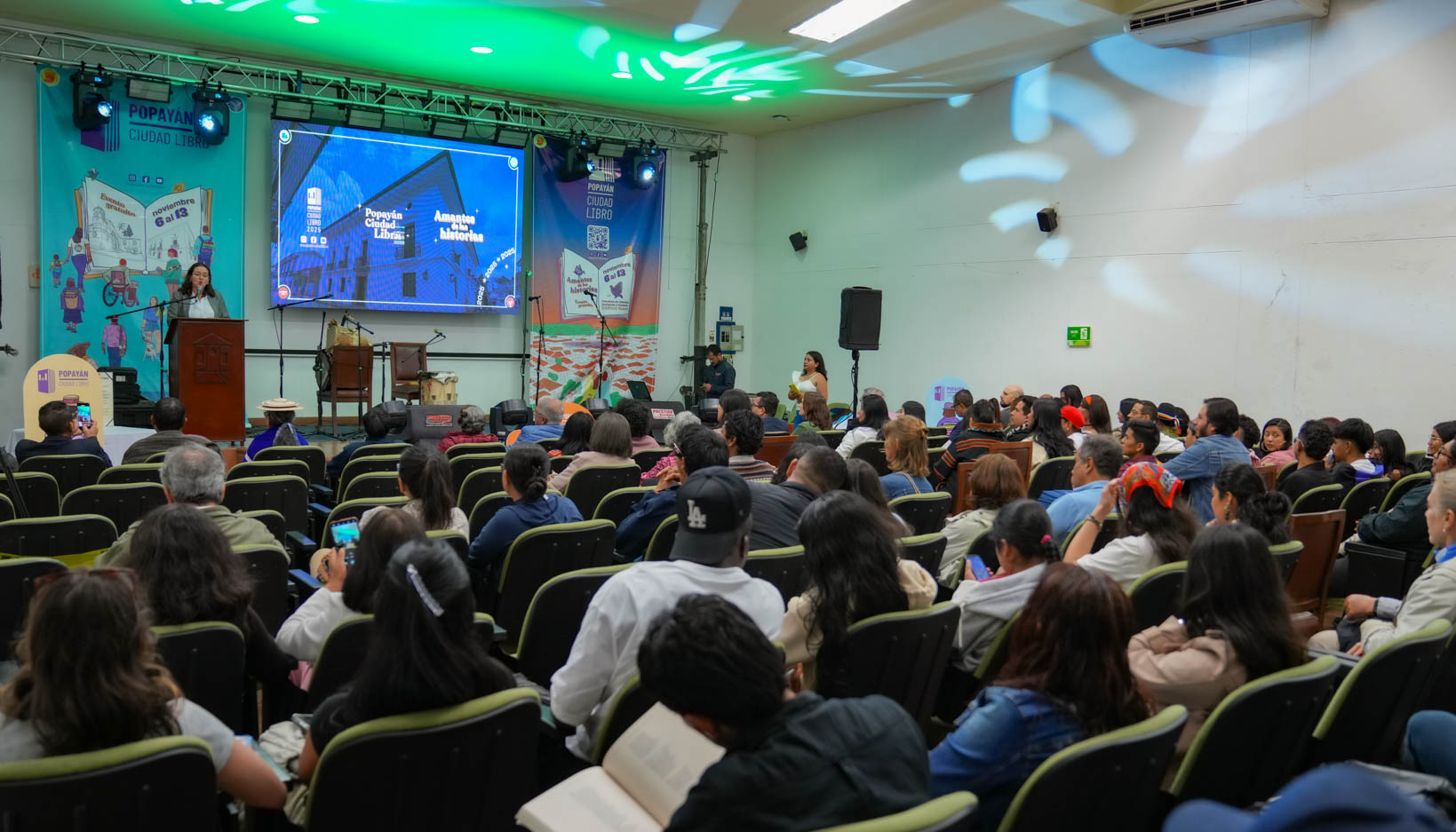 Apertura Ciudad Libro 2025 01