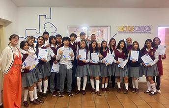 Jóvenes bachilleres impulsan sus ideas de negocio con UNIMAYOR.