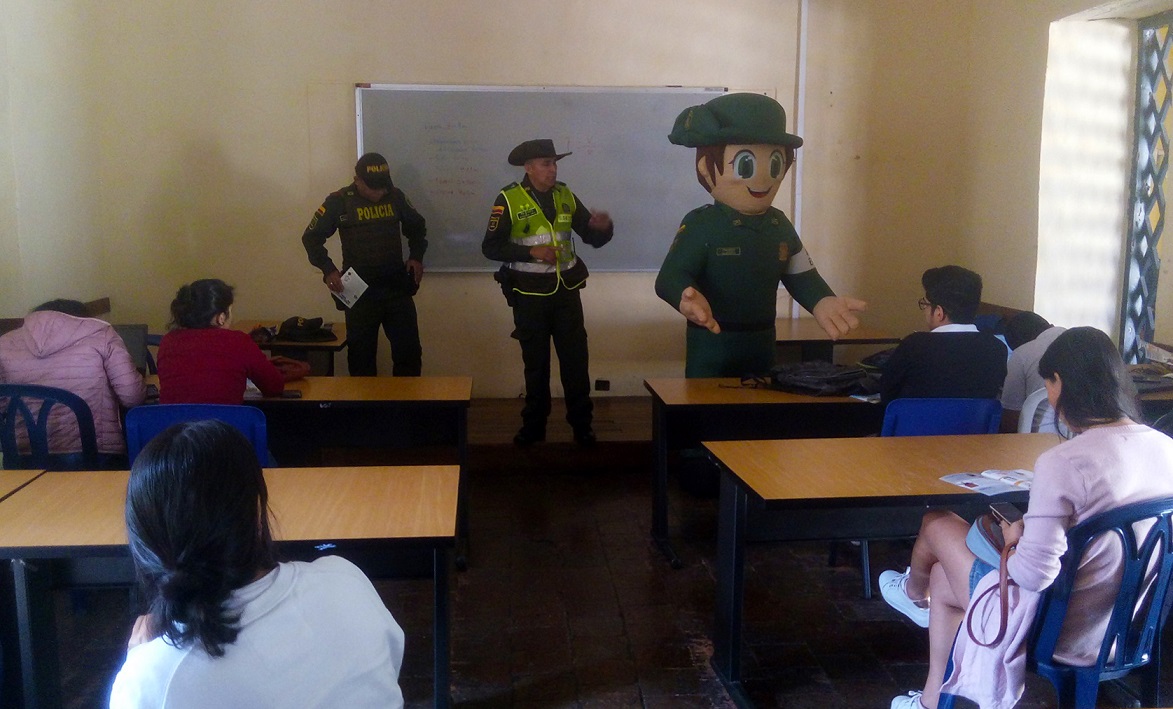 Campaña Ambiental Policia